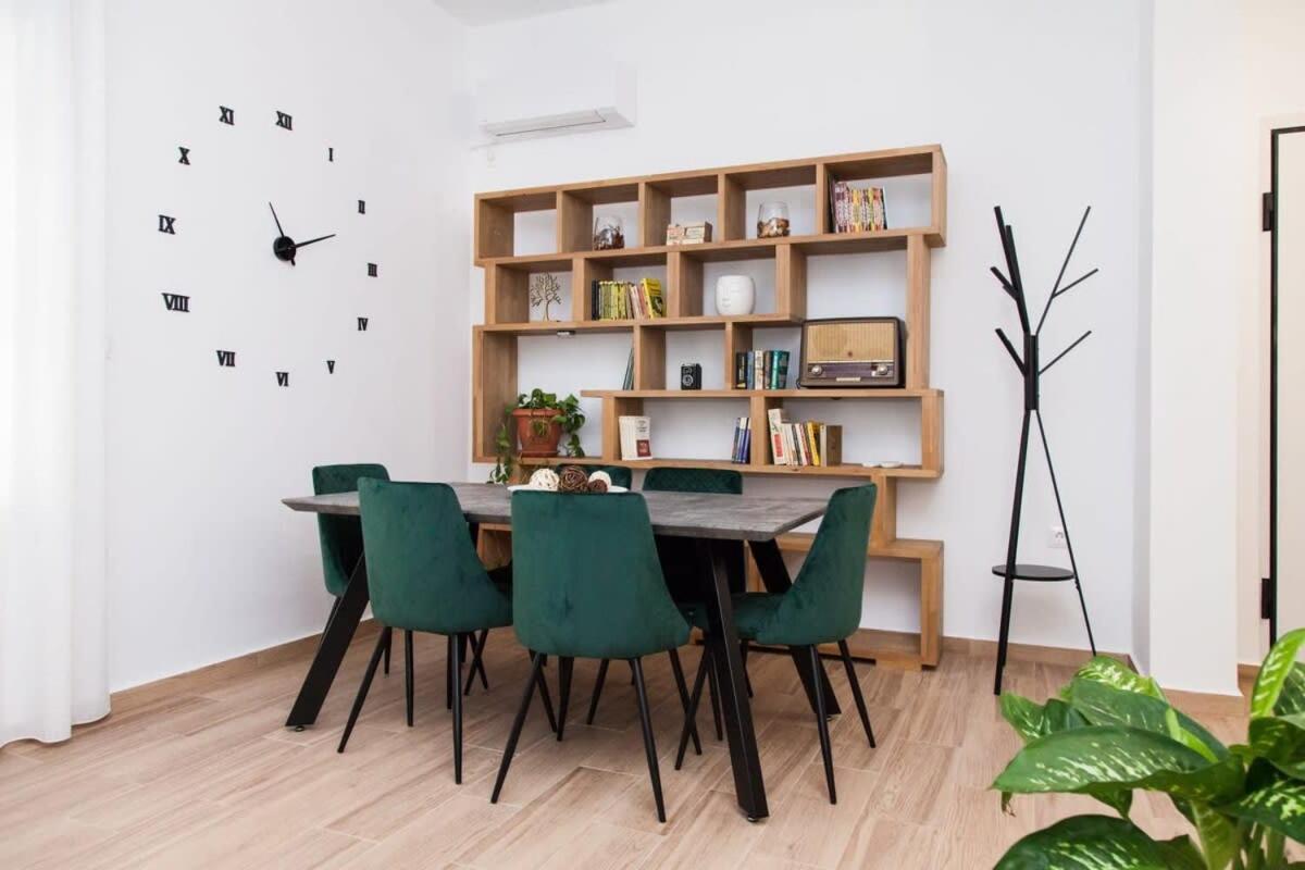 Beautiful New Apartment In Petralona Athen Exterior foto