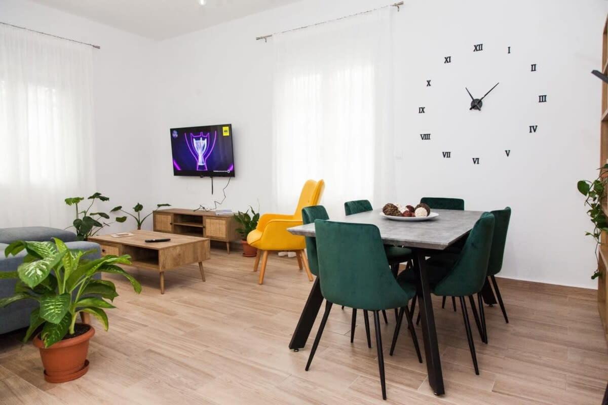 Beautiful New Apartment In Petralona Athen Exterior foto